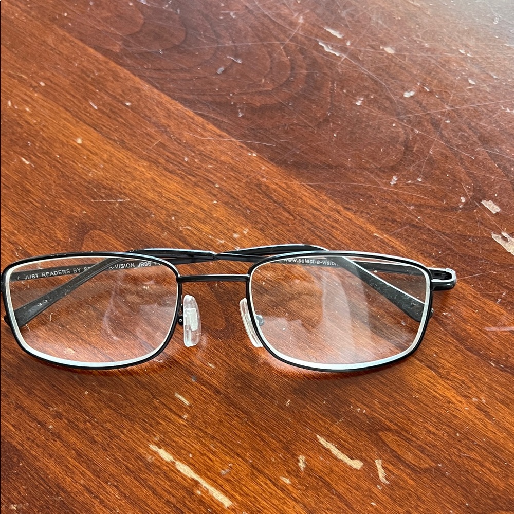 Stylish Reading Glasses Set - Picture 6 of 6